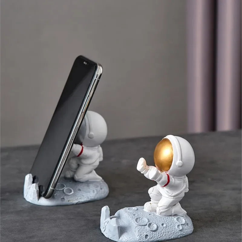 Decoração de mesa de escritório estilo nórdico astronautas suporte do telefone móvel ornamentos resina spaceman suporte brinquedos presente