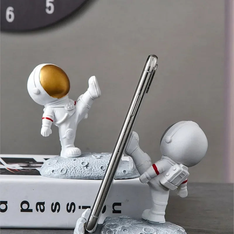 Decoração de mesa de escritório estilo nórdico astronautas suporte do telefone móvel ornamentos resina spaceman suporte brinquedos presente