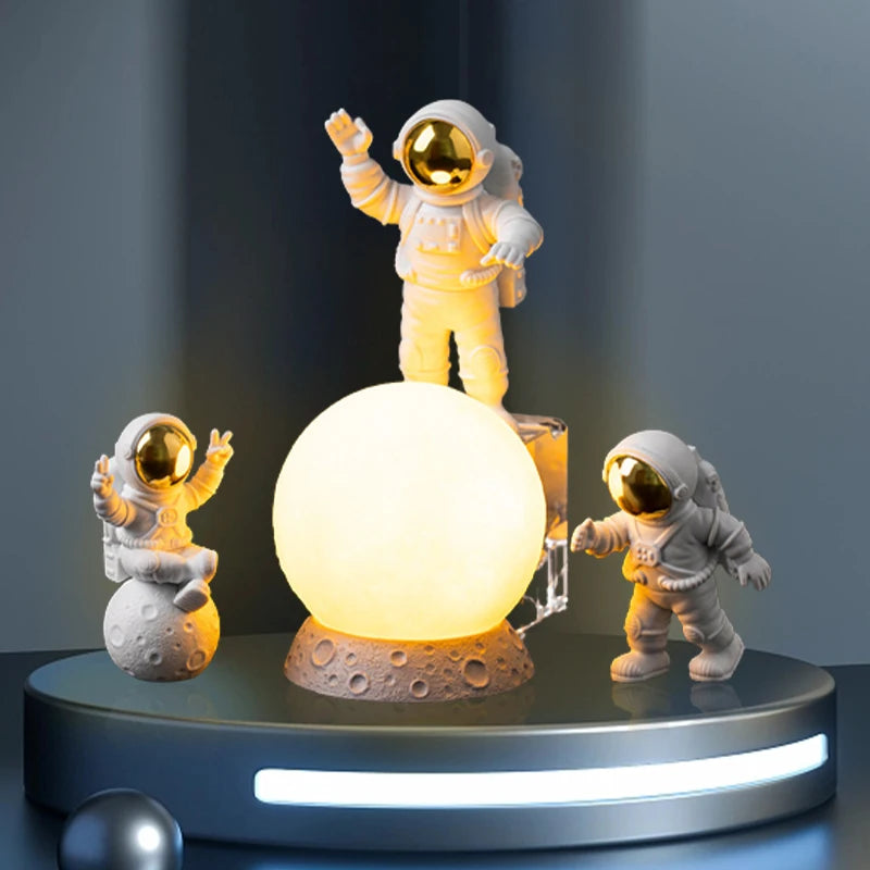 Astronauta ornamento lua amarela luz ambiente escritório refrigerador de vinho decorações moderno astronauta ornamentos de mesa modelagem