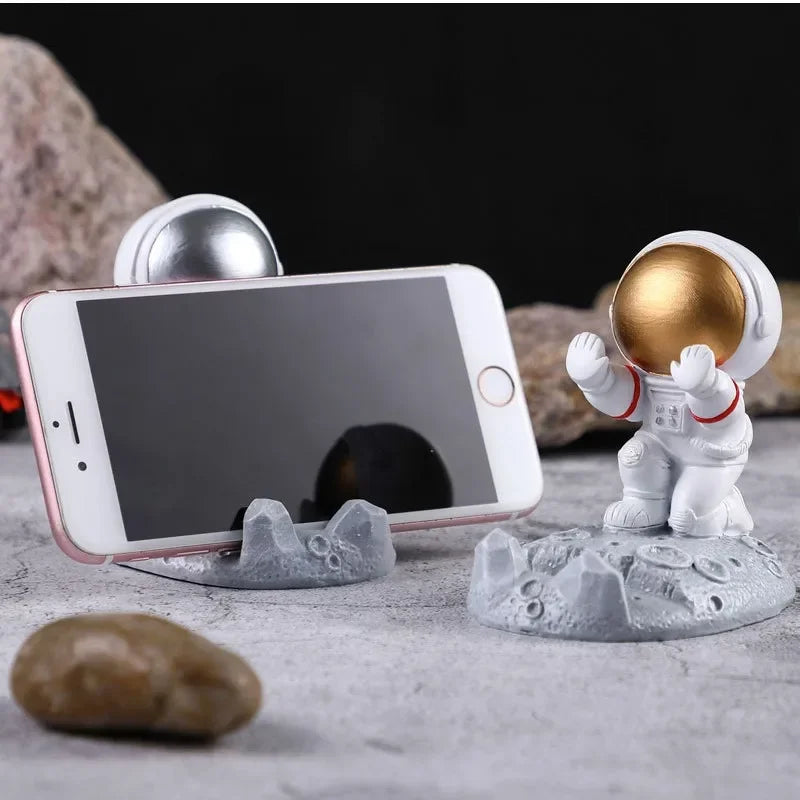 Decoração de mesa de escritório estilo nórdico astronautas suporte do telefone móvel ornamentos resina spaceman suporte brinquedos presente